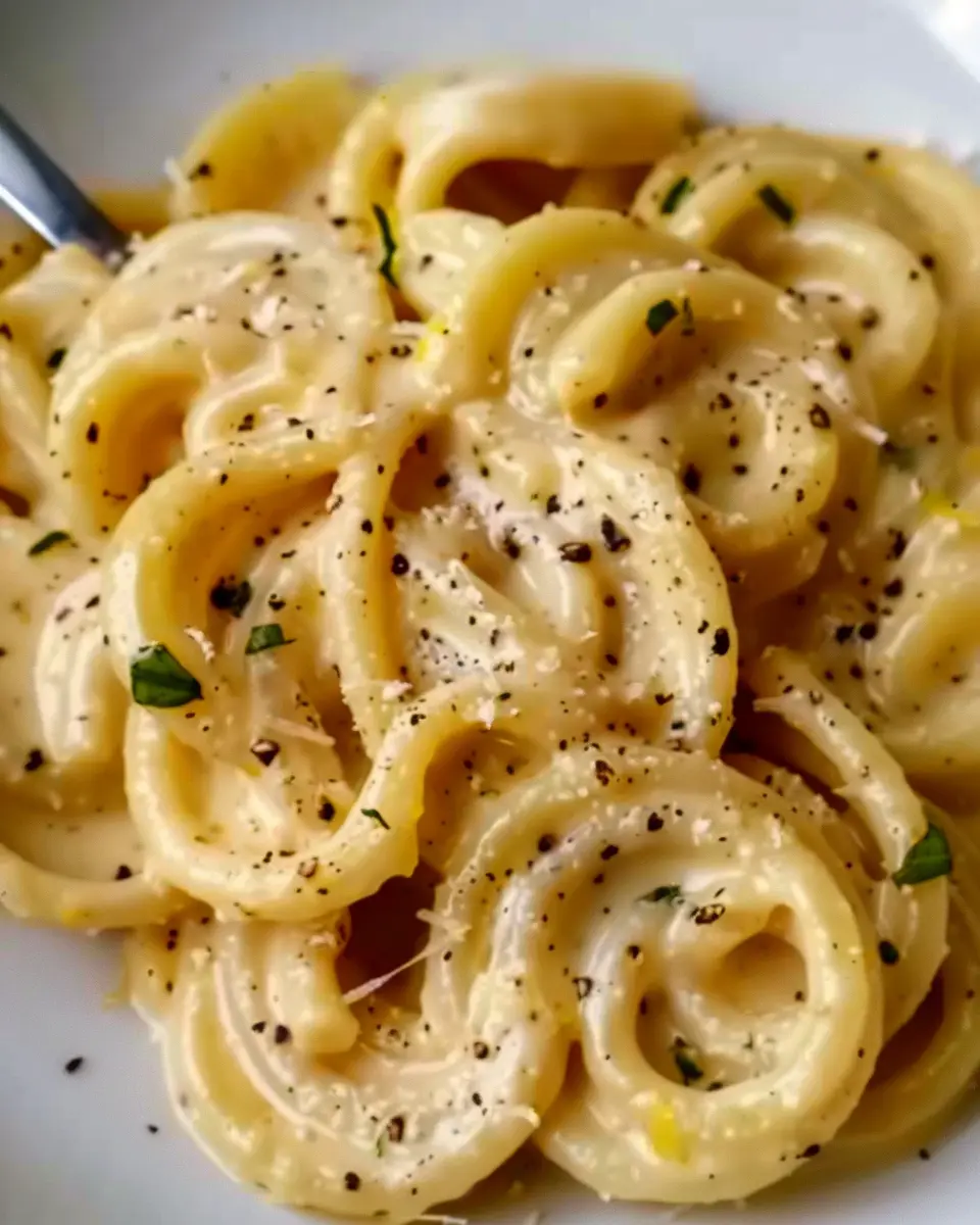 Creamy Roast Garlic and Lemon Pasta Sauce: Indulgent Recipe Delight